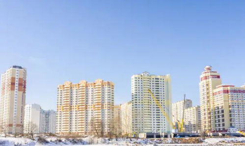 下半年房地产市场将成'白菜价'？楼市专家深度解析